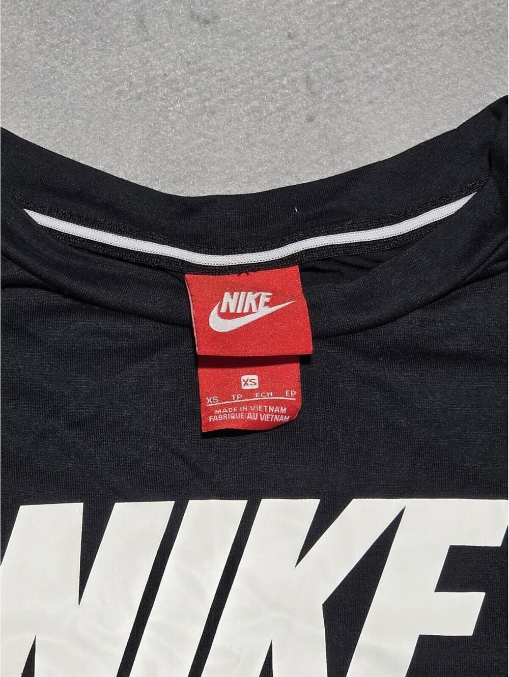 Nike Women's Sportswear Essential Crop Top T-Shirt Black White Logo XS - Picture 8 of 10